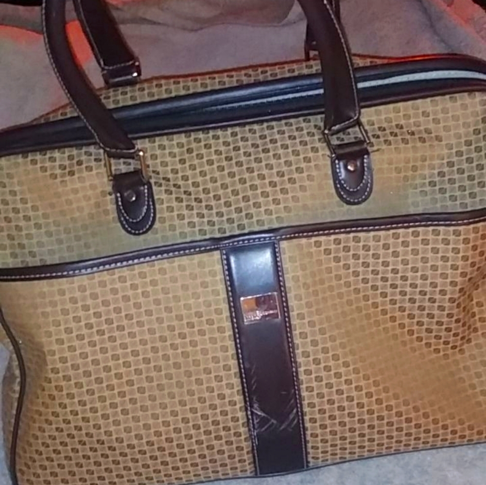Small Duffle Bag with Detachable Wallet